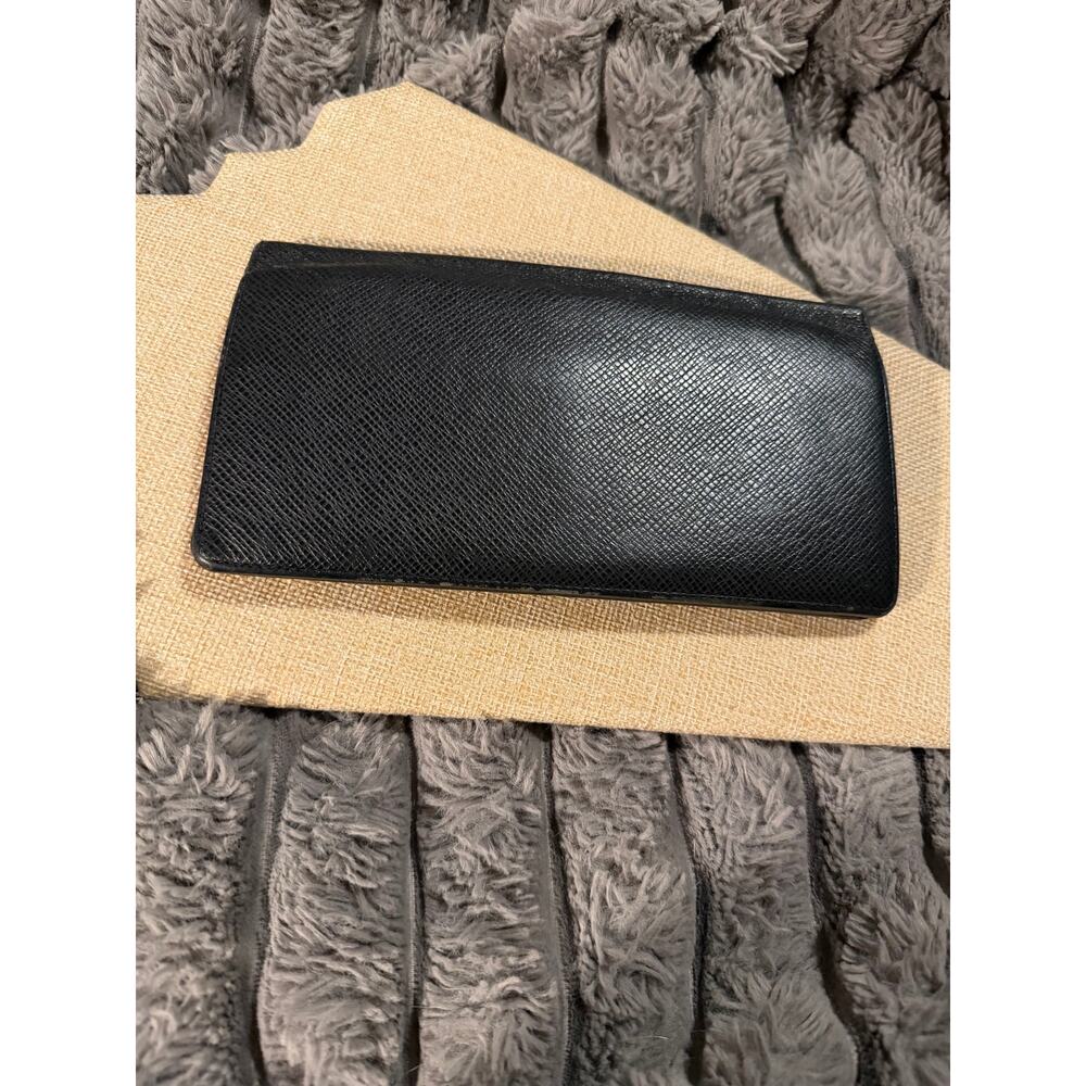 Authentic Louis Vuitton Black Taiga Leather Long Bifold Wallet